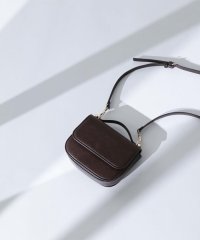 NATURAL BEAUTY BASIC/スクエアフラップショルダーバッグ/508024369