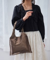 MAGASIN DE MODE Chou Chou/マガジンデモードシュシュ MAGASIN DE MODE Chou Chou ギャザーハンドルチュールトート/508046115