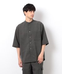 COMME CA ISM MENS/【セットアップ対応】リネンライク ポリエステル バンドカラー ５分袖シャツ/508023735