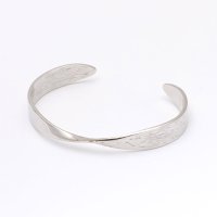 AGATHA PARIS/アガタ パリ AGATHA PARIS ヴェジタシオンラグジュリアントホソバングル、ツイストリーフ、ゴールド/508054949