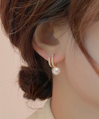 Leja/レジャ Leja パールダブルフープピアス 結婚式 パーティー 成人式 二次会 同窓会 お呼ばれ オケージョン 20代 30代 40代/508059018
