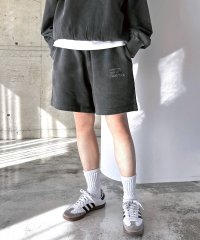 and　Me.../アンドミー andme ピグメント加工 ANME エンブロイダリー ロゴ スウェット ショート パンツ/508079500