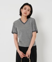 Vネック ラインスリーブ Tシャツ