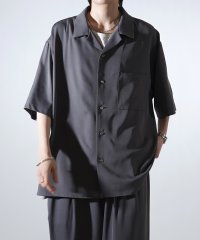 Confirm/コンファーム Confirm ビッグシルエット メタルボタン ドレープとろみ オープンカラー半袖シャツ ユニセックス/508089439