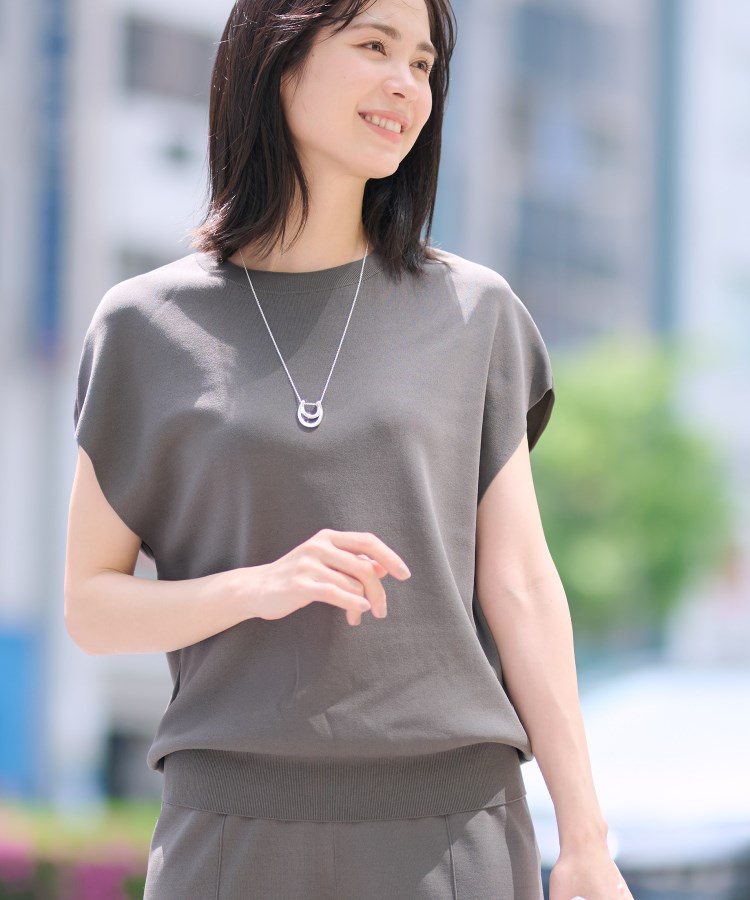 INDIVI ベージュ ノーカラー パンツスーツ 上下セット SUIT SELECT セットアップ 「RELAX TAPERED」「年間」ノーカラー