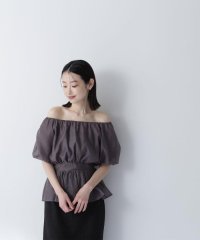 NATURAL BEAUTY BASIC/シアーギャザーペプラムブラウス半袖/508090833