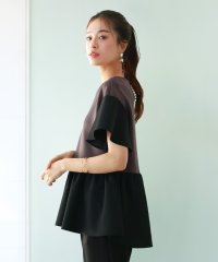 EMILYAN/エミリアン Emilyan 手洗い可・ストレッチ・UV CUT・接触冷感【 とろぷり生地がクセになる 】 つやポンチ・バックパールライク・ペプラム半袖ブラウス/508097075