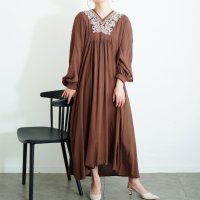 Sawa a la mode/サワアラモード Sawa a la mode お顔を華やかにする花柄レース刺繍ワンピース/508102777