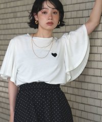 Ampirula/アンピルーラ Ampirula ワンポイントハート刺繍フレアスリーブTシャツ/508118865