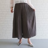 チャコールグレー
