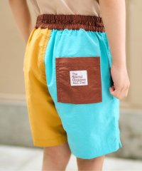 apres les cours/水陸両用バイカラー・刺繍ハーフパンツ  4分丈/508013500