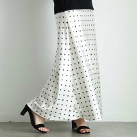 Sawa a la mode/サワアラモード Sawa a la mode リュクスなドットサテンフレアスカート/508151856