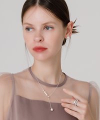 Leja/レジャ Leja アシンメトリーパールシルバーネックレス結婚式 パーティー 成人式 二次会 同窓会 お呼ばれ オケージョン 20代 30代 40代/508154380