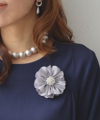 styiro/スタイロ styiro パール付チュールサテンコサージュ/508154429