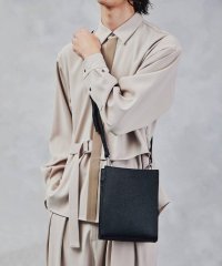tk.TAKEO KIKUCHI/スクエアボックスショルダーバッグ（ユニセックスアイテム）/508159558