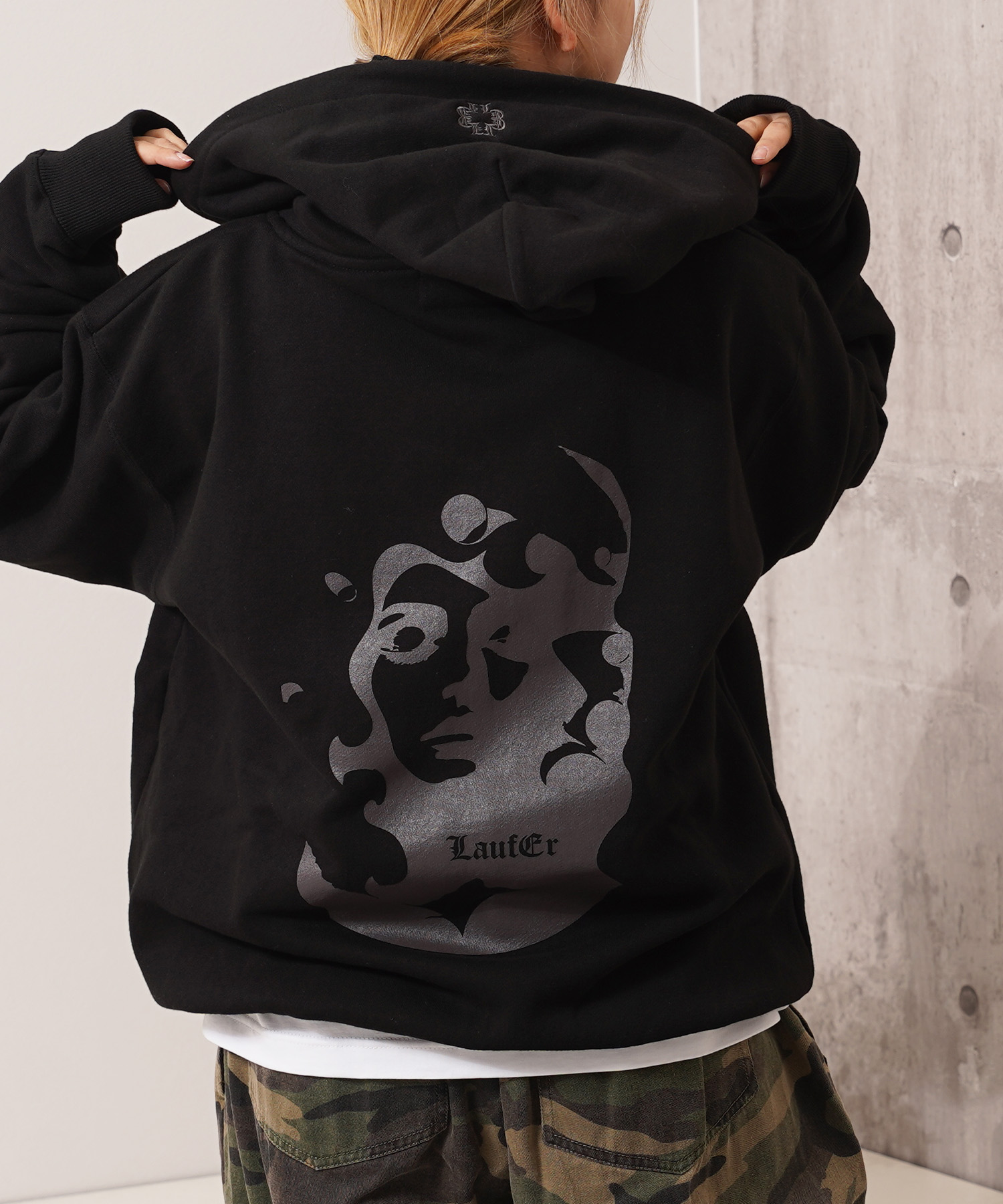 ワンフォークロージング 1111clothing アブストラクト フェイス