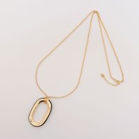 AGATHA PARIS/アガタ パリ AGATHA PARIS セブンティーズロングネックレス、メタル＆レザービッグペンダント、ブラック／ゴールド/508145774