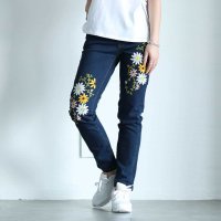 Sawa a la mode/サワアラモード Sawa a la mode 花を添えたインド手刺繍デニムスキニーパンツ/508172410