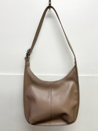 At/アット At ヴォルガバックルショルダー/508175907