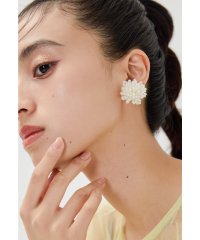 niana/ニアナ niana ブルーミングパールイヤリング 両耳 ビーズ 花 結婚式 二次会 同窓会 成人式 パーティー お呼ばれ オケージョン フォーマル/508181107