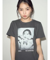 FURFUR/【上國料萌衣コラボ】モノクロポートレートメモリアルTシャツ（UNISEX）/508185680