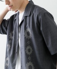 ITEMS URBAN RESEARCH/モチーフ刺繍ドライタッチ 半袖シャツ/508198079
