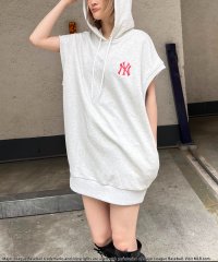 BACK TO THE FIELD (BTTF)/バック トゥー ザ フィールド （ビーティーティーエフ） BACK TO THE FIELD (BTTF) 【MLB】フォトアートBIGパーカー/508201304