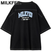 MILK FED/ミルクフェド MILKFED. ×CHAMPION COLLEGE LOGO BIG FOOTBALL TEE OATMEAL [103252011002 SU/508202005