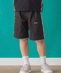 BeBe Petits Pois Vert/【店舗限定】【速乾】タフタサイドラインハーフパンツ(95~150cm)/508194669