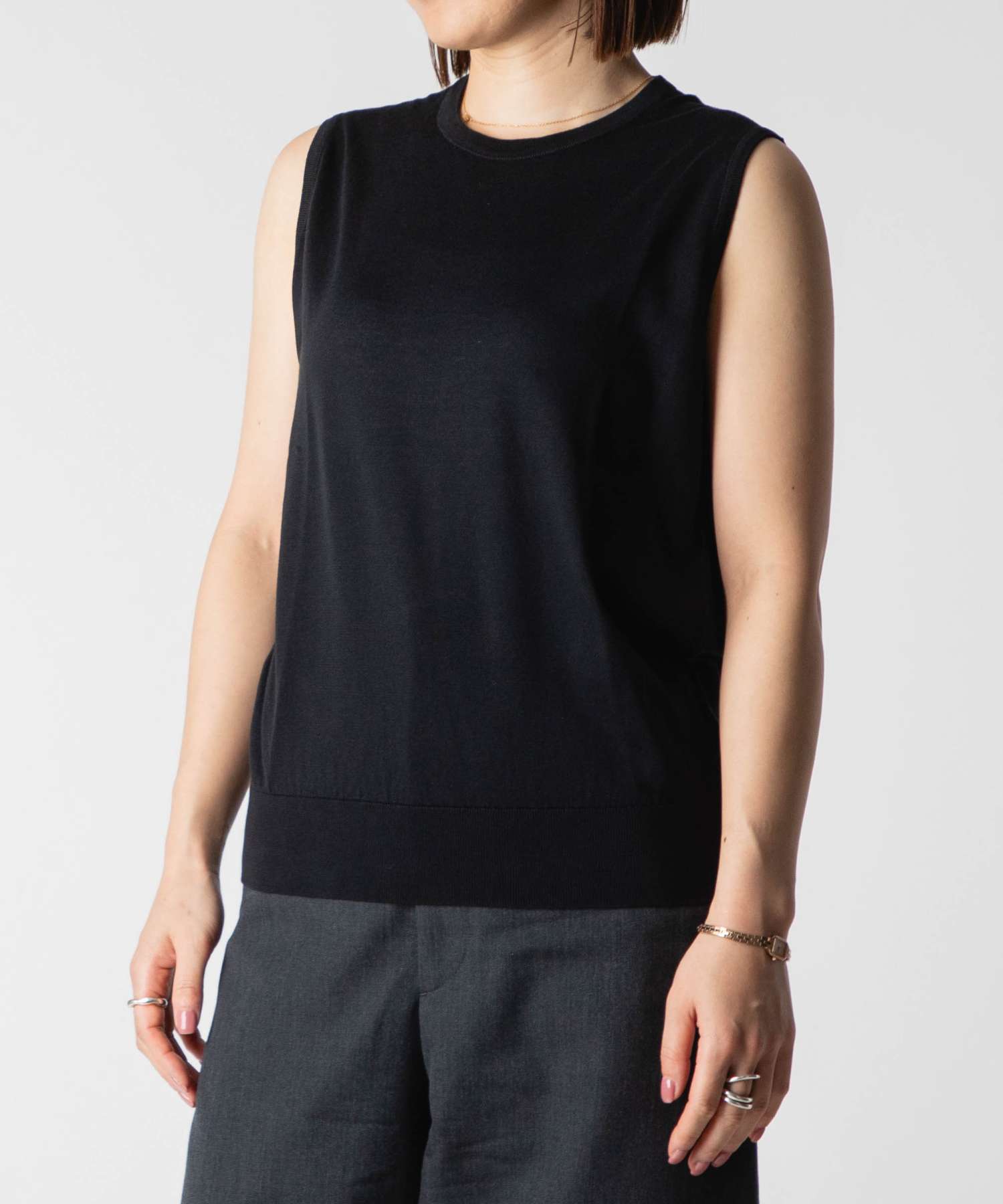 新品未使用 johnsmedley ジョンスメドレー ノースリーブニット