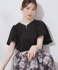 Couture Brooch/【洗える・通勤】Vネックパール調フレアブラウス/508213759