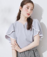 Couture Brooch/【洗える・通勤】Vネックパール調フレアブラウス/508213759