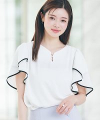 Couture Brooch/【洗える・通勤】Vネックパール調フレアブラウス/508213759
