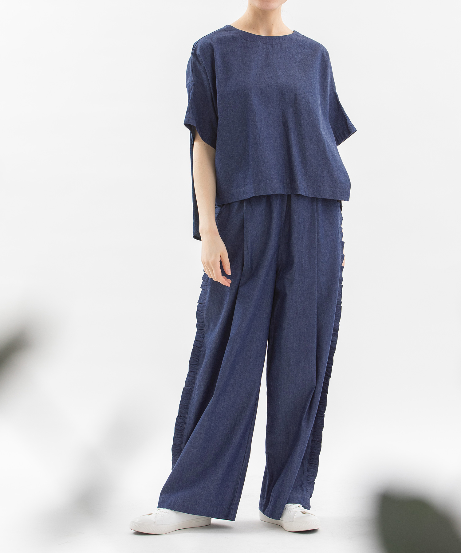 ノップドゥノッド nop de nod Pommeノーカラートップス （フェードブルー） ノップドゥノッド nop de nod Pommeノーカラートップス