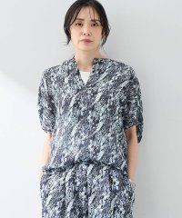 A/C DESIGN BY ALPHA CUBIC/エーシーデザインバイアルファキュービック A/C DESIGN BY ALPHA CUBIC 【アルコラージュ】幾何プリントギャザースリーブブラウス/508216956