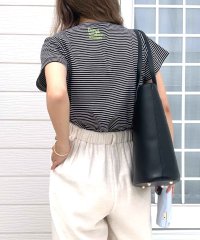 Q/キュー Q バックネックレタードT/508219034