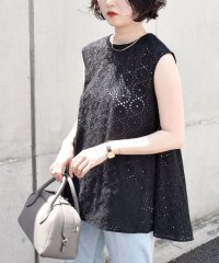 quaranciel/quaranciel:〈手洗い可能〉フラワー 刺繍 アイレット フレンチスリーブ プルオーバー/508222935