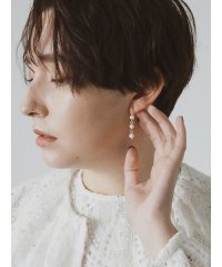 Te chichi/揺れる淡水パールピアス/508226941