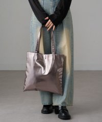 MAGASIN DE MODE Onjna/マガジンデモードオンジェナ MAGASIN DE MODE Onjna メタリックA4フラットトート SNBD/508242293