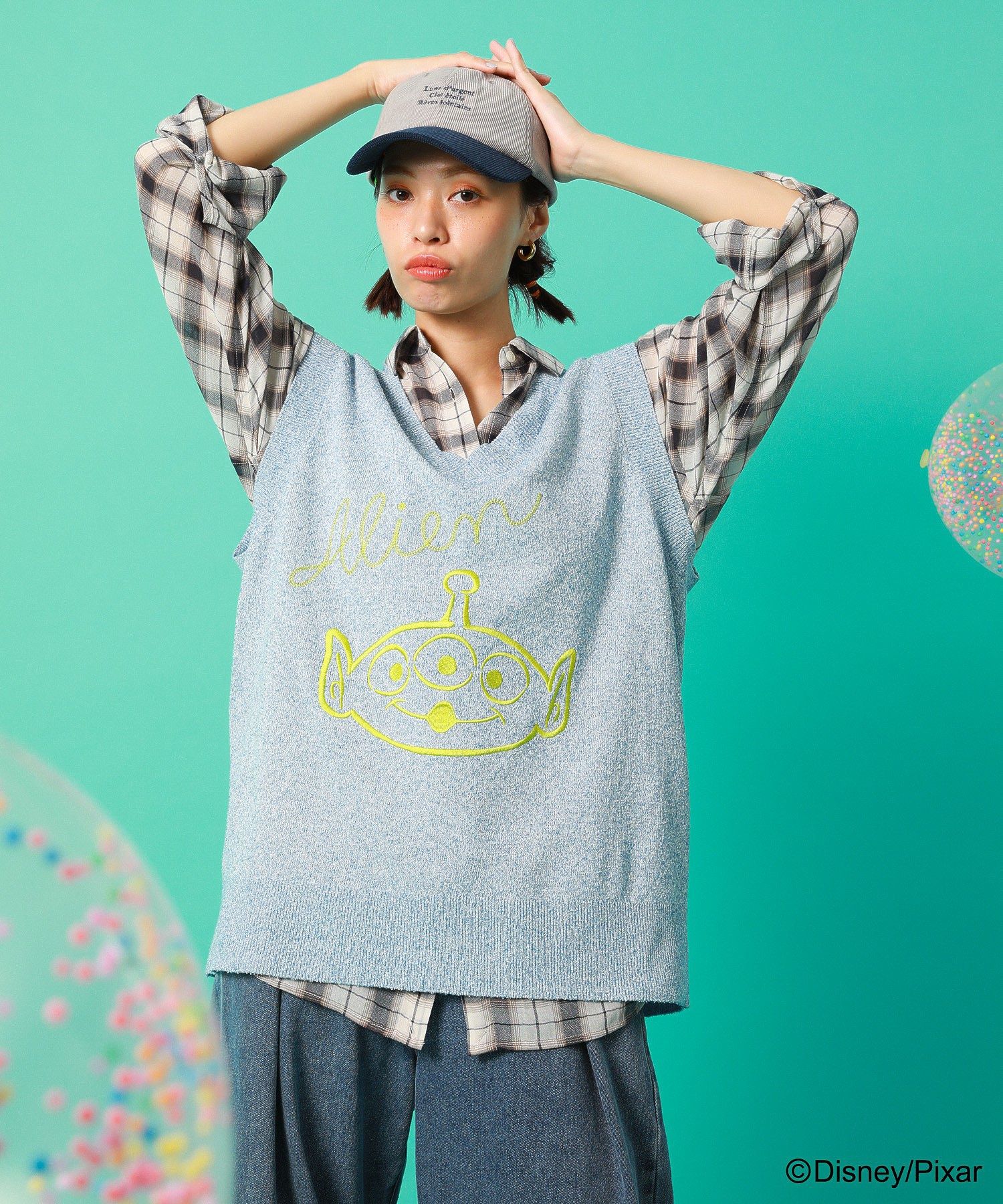 グリーン パークス Green Parks TOY STORY / 刺繍Vネックニット