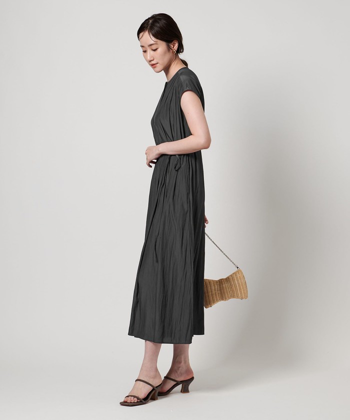 美品 UNITED ARROWS ワンピース 黒 ギャザー ゆったり 羽織 美品 UNITED ARROWS ワンピース 黒 ギャザー ゆったり 羽織
