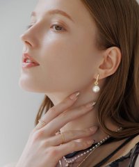 Leja/レジャ Leja ゴールドパールフープピアス結婚式 パーティー 成人式 二次会 同窓会 お呼ばれ オケージョン 20代 30代 40代/508271046