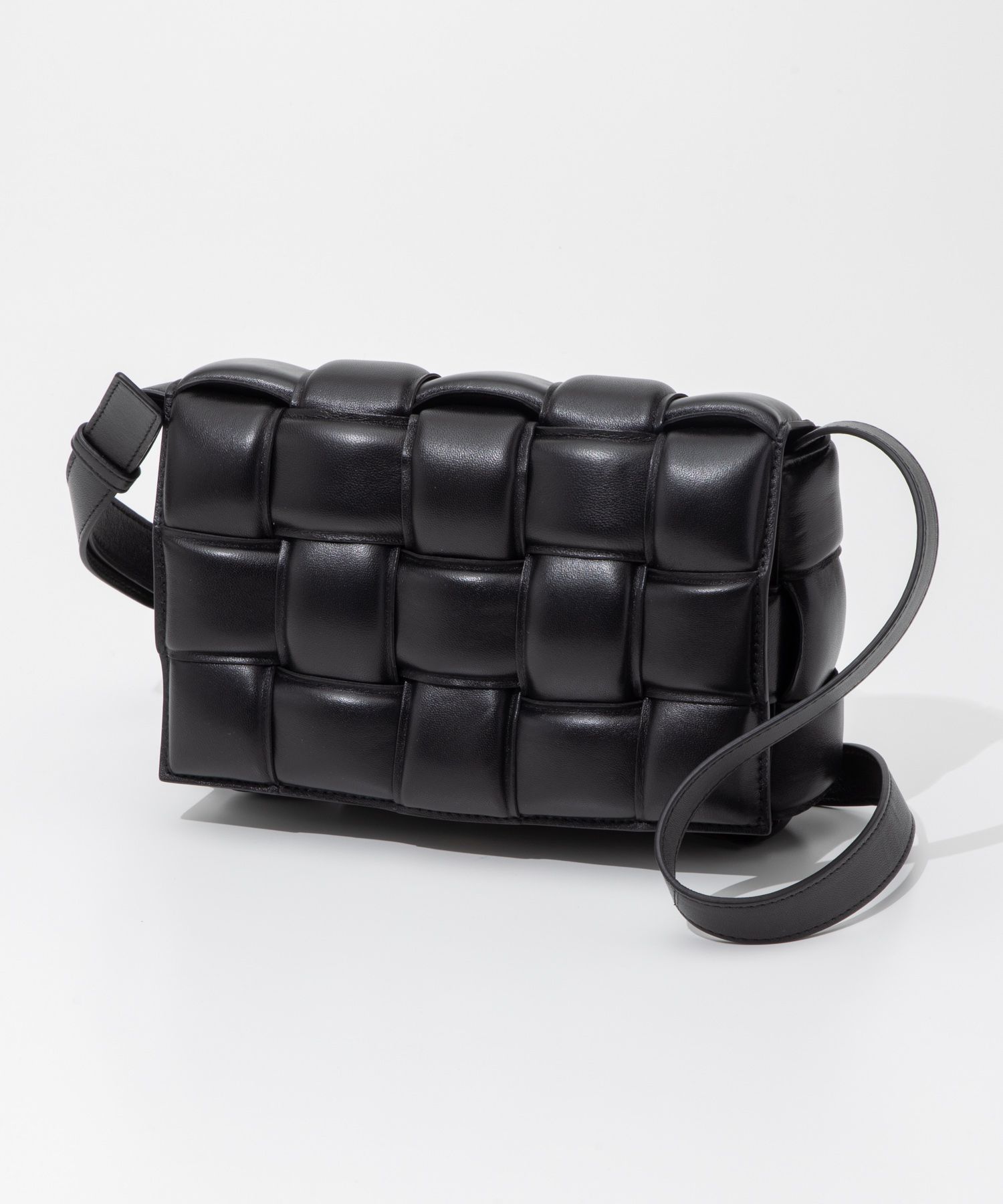 BOTTEGA VENETA ボッテガ・ヴェネタ　ショルダーバッグ BOTTEGA VENETA ボッテガヴェネタ ショルダーバッグ イントレ
