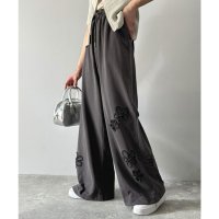 Classical Elf/クラシカルエルフ Classical Elf 大人の遊び心が光る。フラワーサガラ刺繍くり抜き裏毛スウェットワイドパンツ/508276789