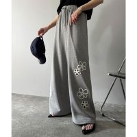 Classical Elf/クラシカルエルフ Classical Elf 大人の遊び心が光る。フラワーサガラ刺繍くり抜き裏毛スウェットワイドパンツ/508276789