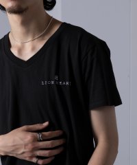 LION HEART /ライオンハート LION HEART 別注 ワンポイント刺繍 Vネック 半袖 Tシャツ/508280034