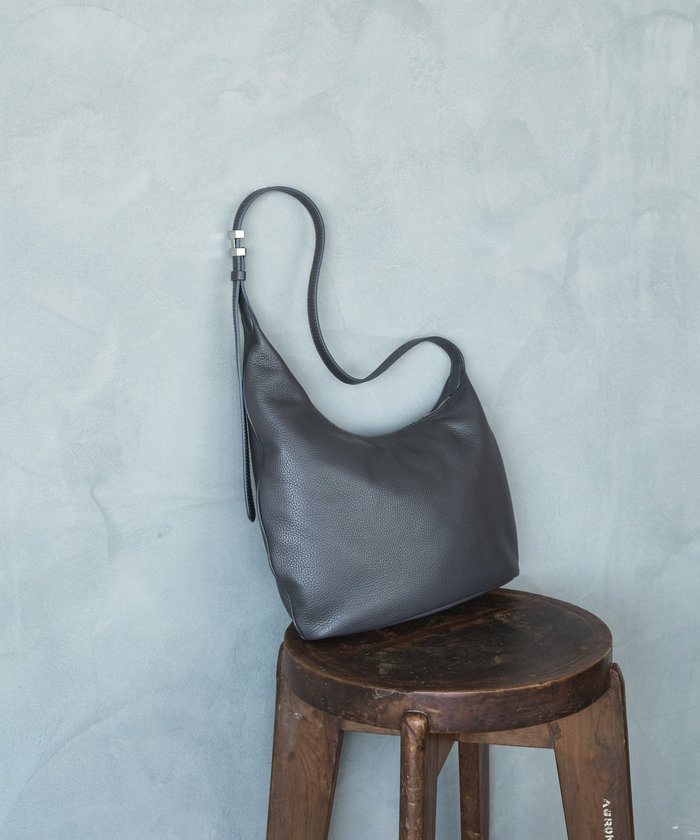 【美品】IACUCCI▪️ショルダーバッグ 楽天市場】イアクッチ（ショルダーバッグ・メッセンジャーバッグ