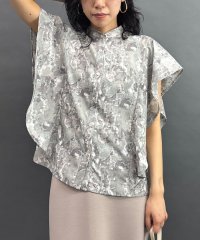 NICOLE white/フリル袖柄シャツ/508266378