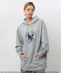 BACK TO THE FIELD (BTTF)/バック トゥー ザ フィールド （ビーティーティーエフ） BACK TO THE FIELD (BTTF) 【MLB】サークルロゴフーディー/508292786