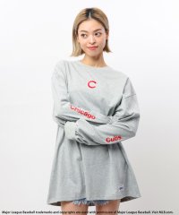 BACK TO THE FIELD (BTTF)/バック トゥー ザ フィールド （ビーティーティーエフ） BACK TO THE FIELD (BTTF) 【MLB】刺繍ロゴロンT/508292787